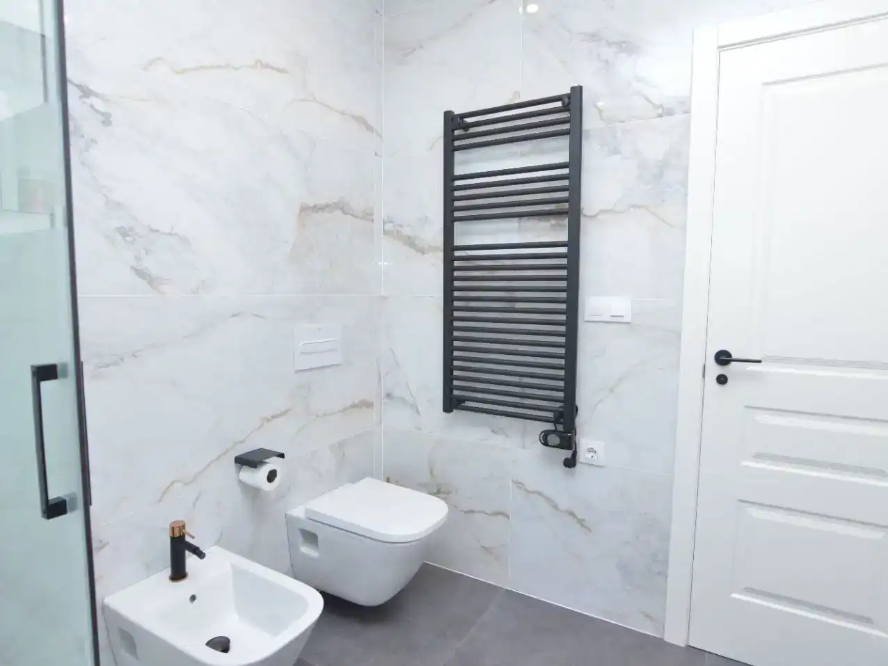 Badezimmer von Haus oder Chalet zum Verkauf in Chiva mit Klimaanlage, Schwimmbad und Balkon