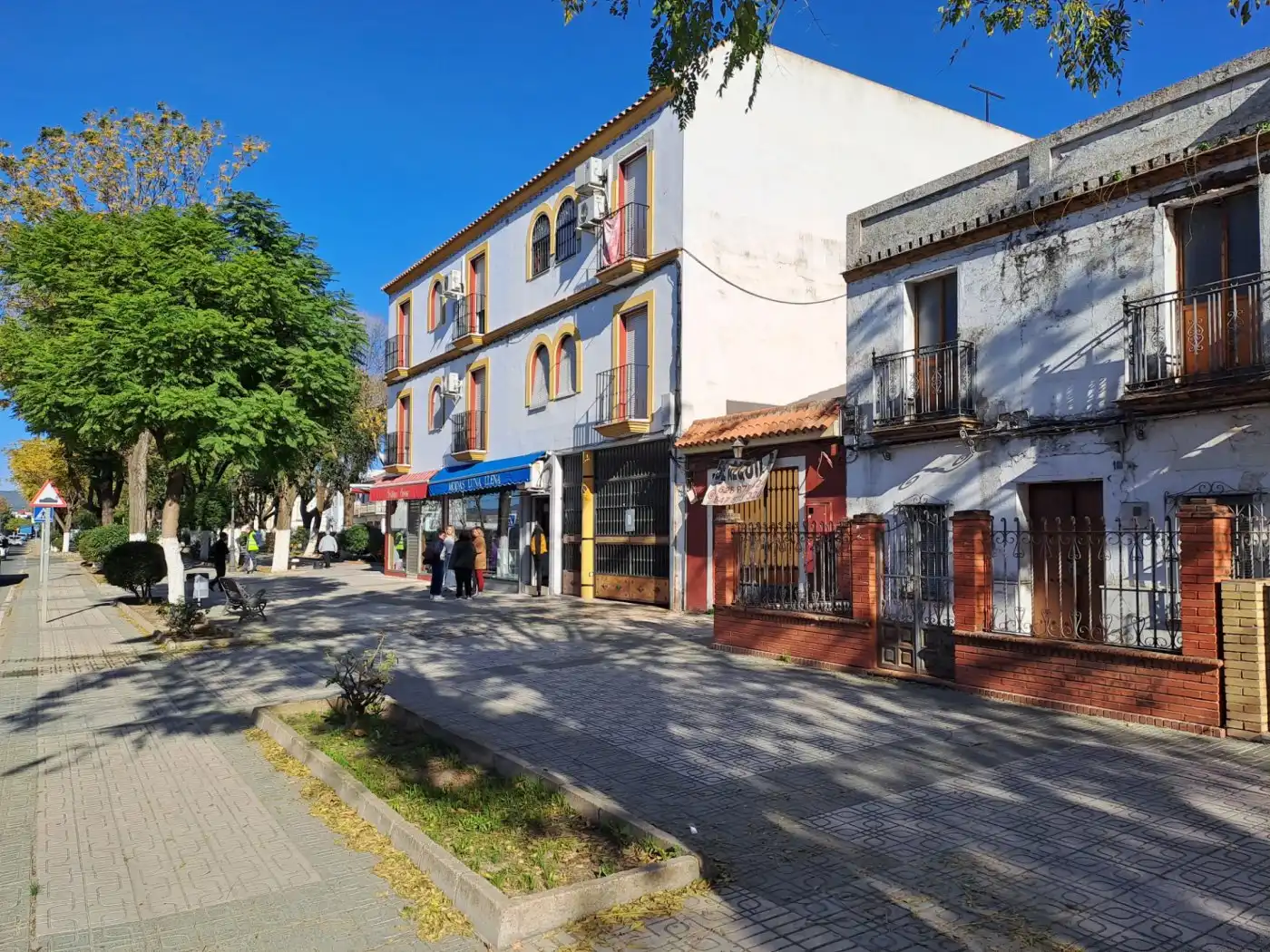 Vista exterior de Local de alquiler en Villaverde del Río