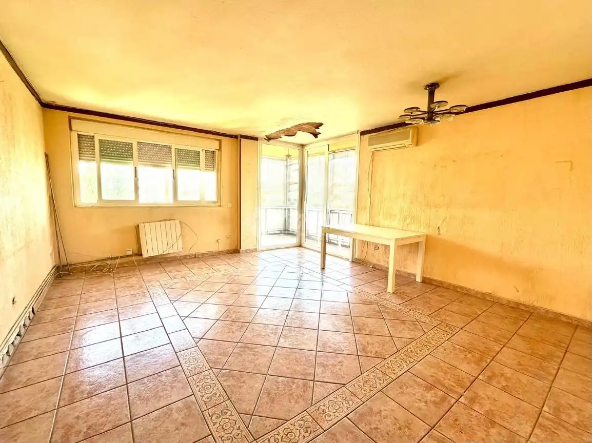 Sala d'estar de Pis en venda en Móstoles amb Calefacció i Piscina comunitària