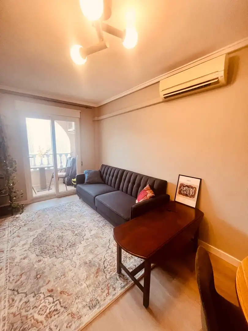 Wohnzimmer von Wohnung zum Verkauf in Torrevieja mit Klimaanlage, Terrasse und Schwimmbad