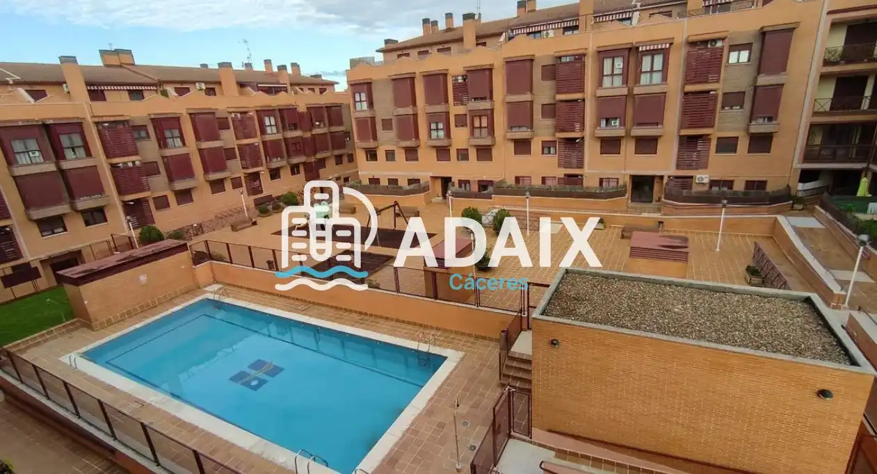 Pis amb piscina en venda a calle TERESA DE CALCUTA