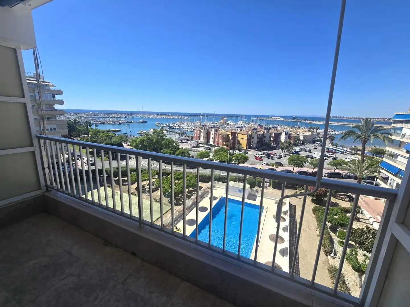 Piscina de Apartamento en venta en Torrevieja con Jardín privado, Terraza y Amueblado