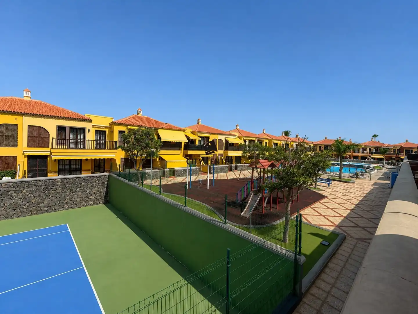 Vista exterior de Pis en venda en Arona amb Terrassa, Moblat i Piscina comunitària
