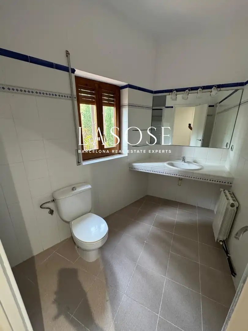 Bathroom of Houses for sale in Sitges  with Heating, Private garden and Parquet flooring