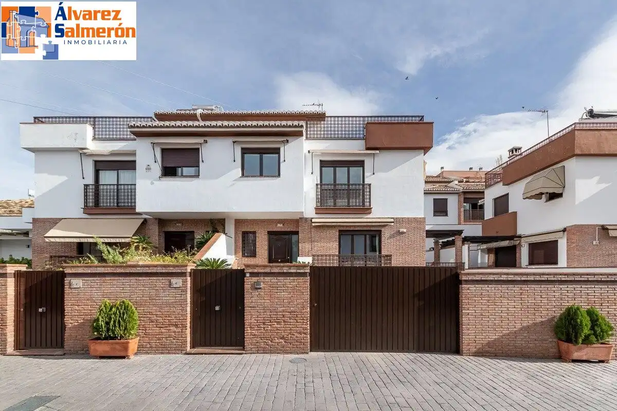 Exterior view of Houses for sale in Huétor Vega  with Air Conditioner, Heating and Terrace