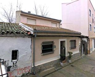 Vista exterior de Casa o xalet en venda en Alba de Tormes amb Moblat, Rentadora i Microones