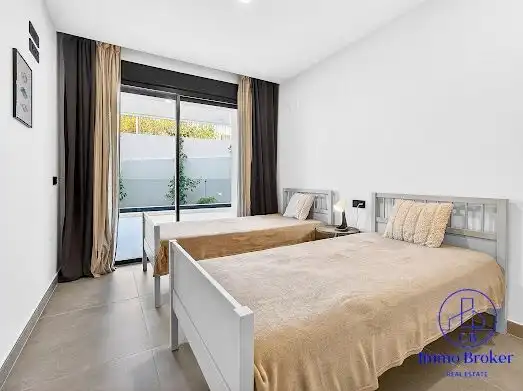 Habitación de Piso en venta en Adeje con Aire acondicionado, Trastero y Amueblado