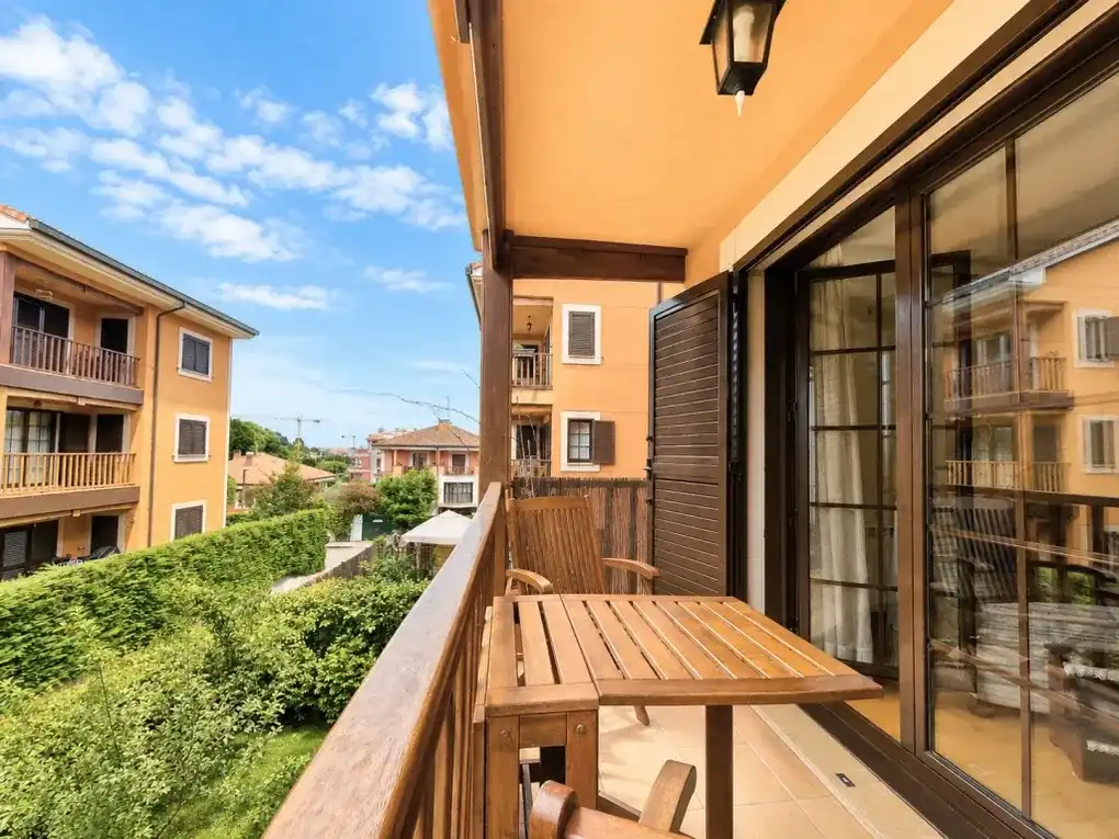 Terraza de Piso en venta en Llanes con Calefacción, Terraza y Amueblado