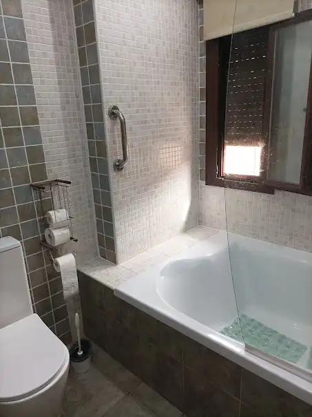Baño de Piso en venta en Linares con Aire acondicionado, Calefacción y Amueblado