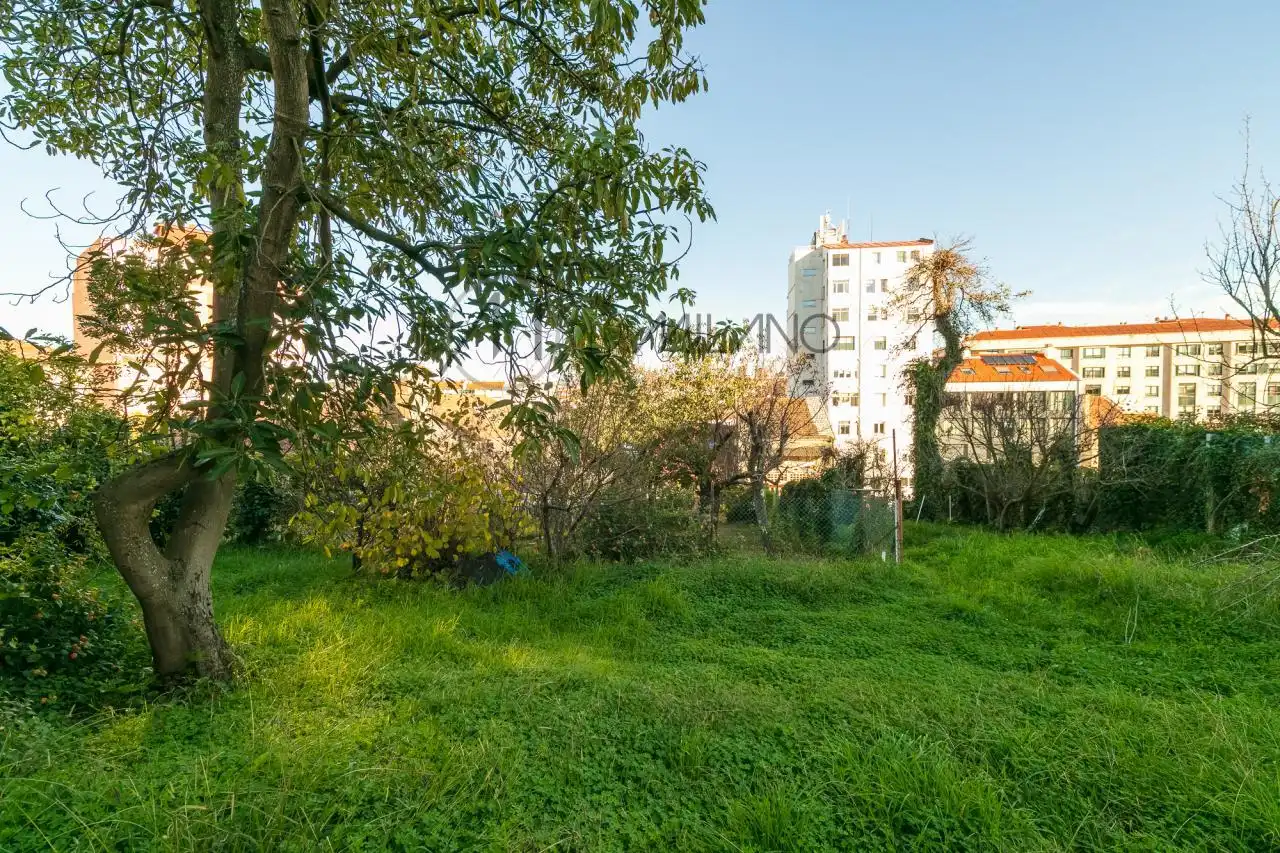 Houses for sale in Vigo   with Private garden