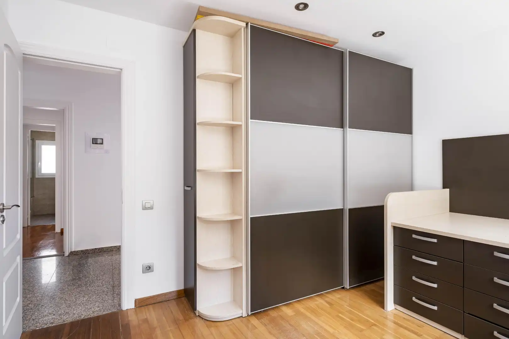 Dormitori de Casa o xalet en venda en Barcelona amb Aire condicionat, Calefacció i Jardí privat
