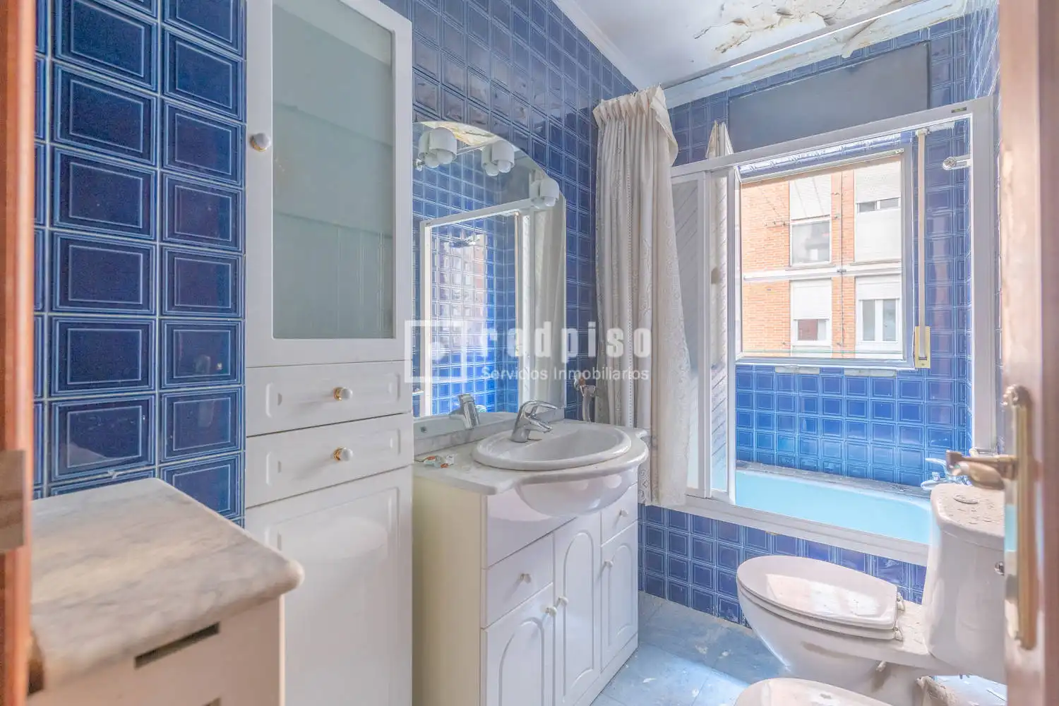 Habitación de Piso en venta en Madrid con Calefacción, Parquet y Terraza