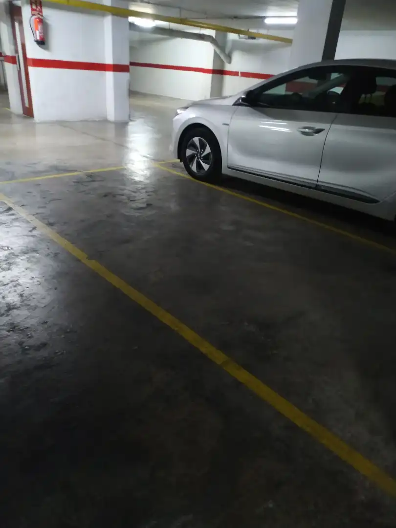 Aparcament de Garatge de lloguer en Valencia amb Alarma