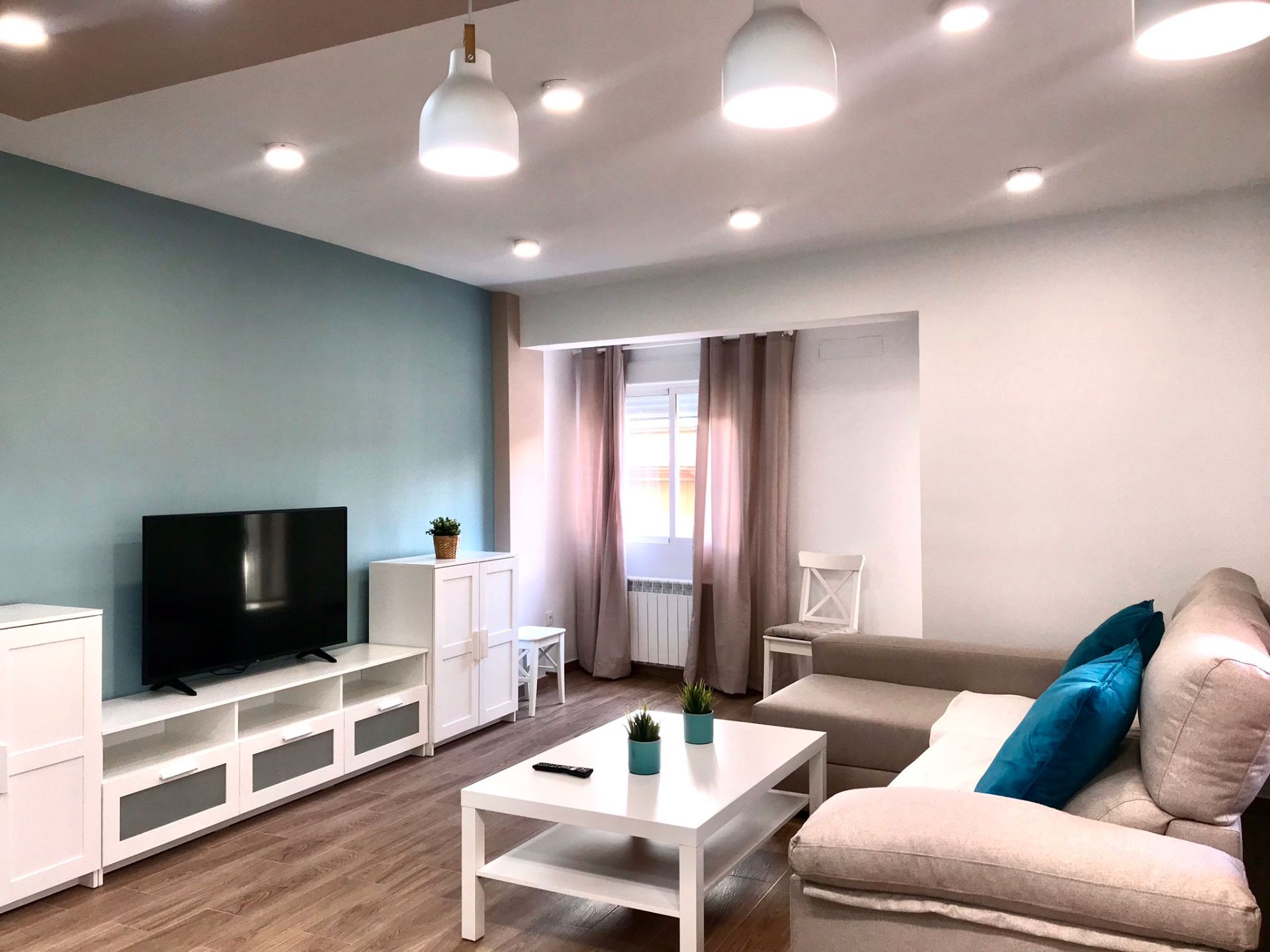 Living room of Apartment to rent in Plasencia  with Air Conditioner, Heating and Terrace