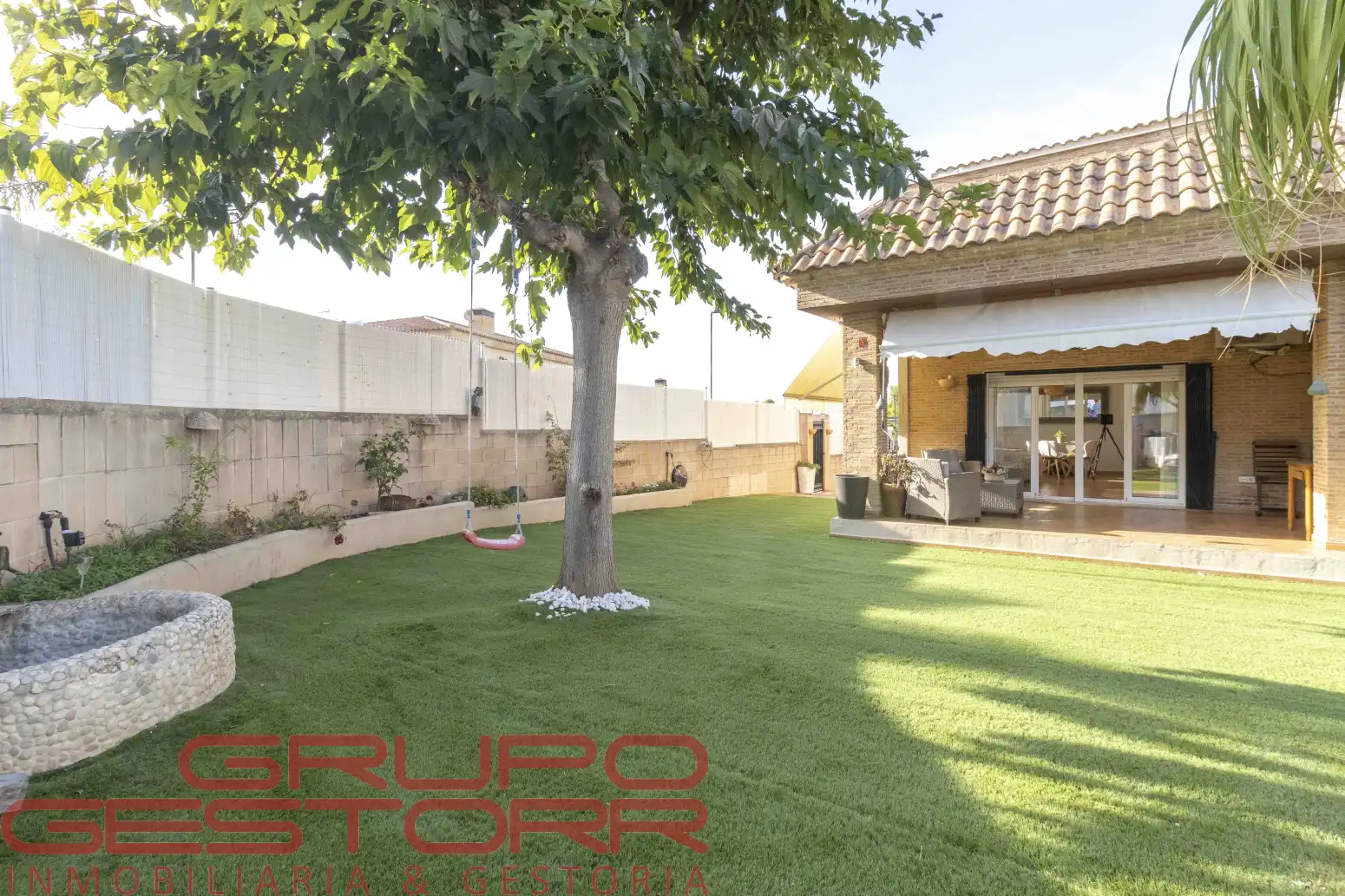 Jardí de Casa o xalet en venda en Torrent amb Jardí privat, Terrassa i Traster