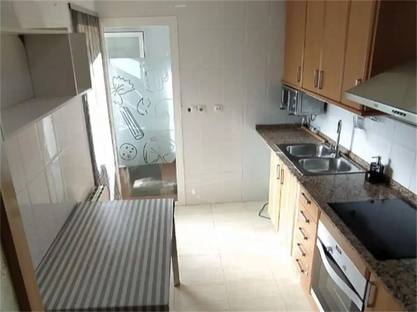 Küche von Wohnung zum Verkauf in Ulldecona mit Klimaanlage, Privatgarten und Abstellraum