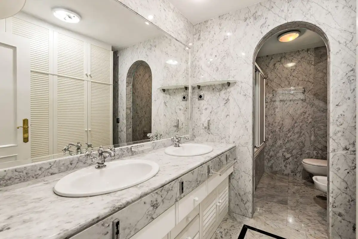 Baño de Apartamento en venta en Torremolinos con Aire acondicionado, Terraza y Piscina comunitaria