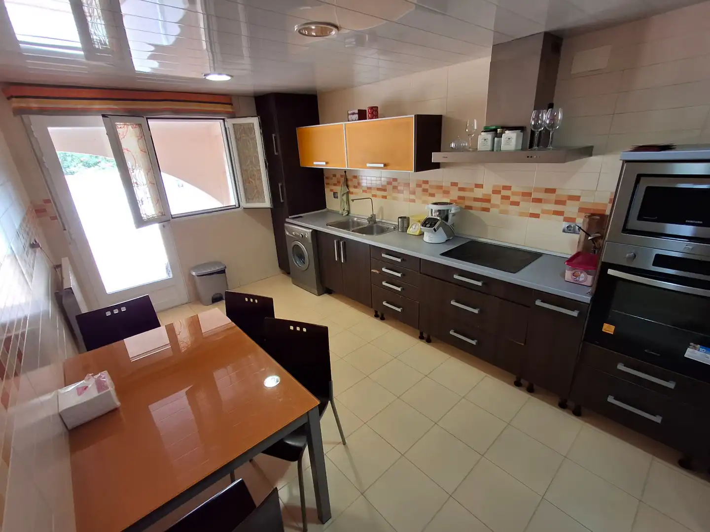 Cocina de Casa adosada en venta en Ciudad Real con Aire acondicionado, Calefacción y Jardín privado