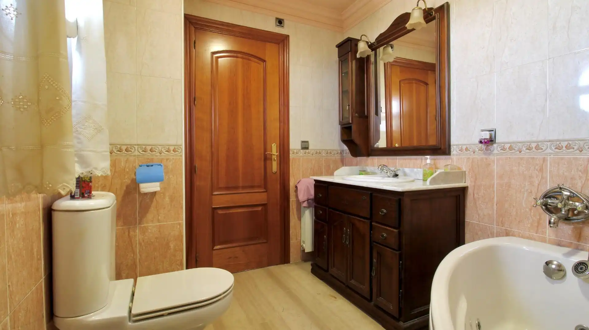 Bathroom of Houses for sale in Alfacar