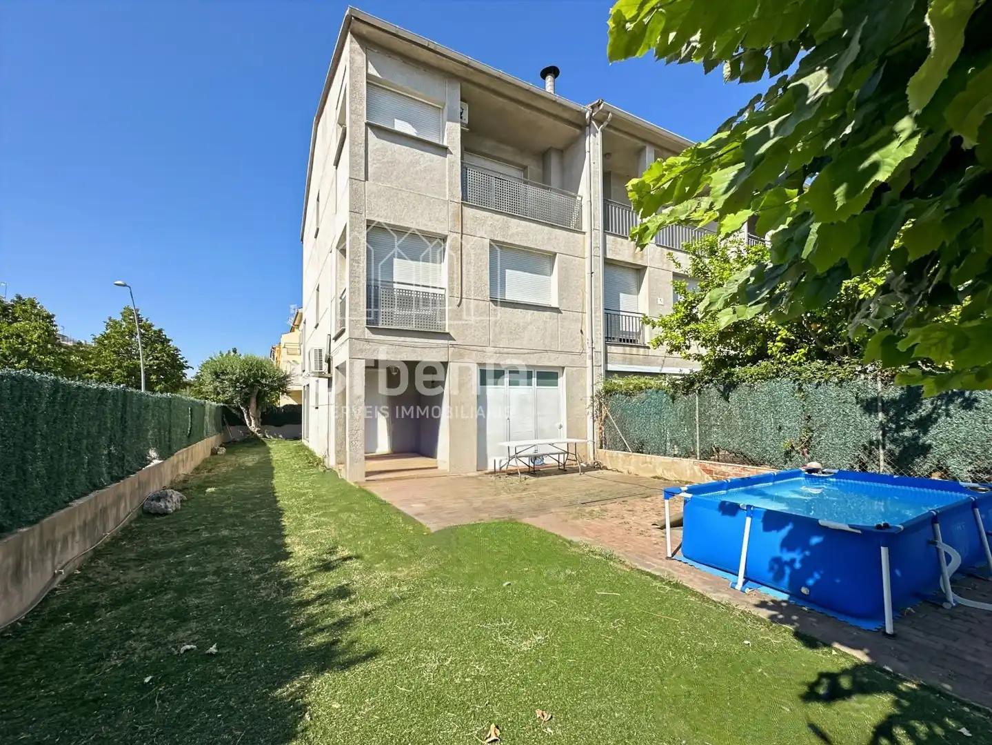 Vista exterior de Casa o xalet en venda en La Roca del Vallès amb Aire condicionat, Calefacció i Piscina