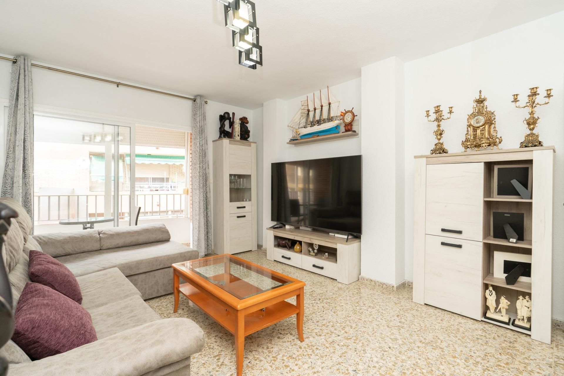Sala d'estar de Pis en venda en Motril amb Balcó