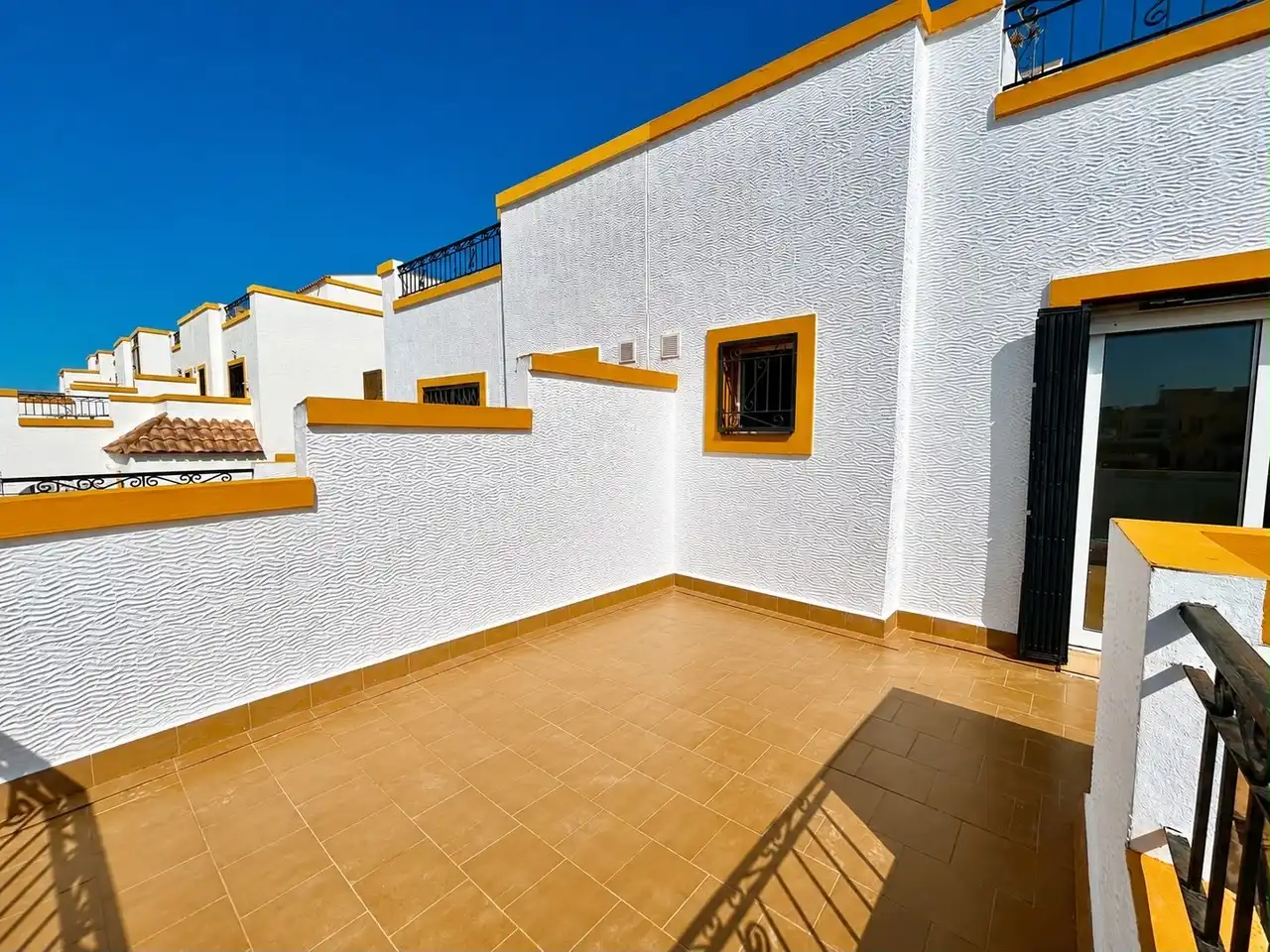 Casa aparellada amb terrassa en venda a Orihuela Costa, imagen 16