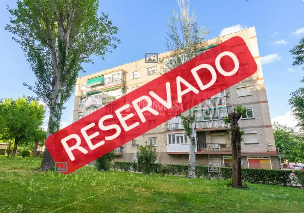 Vista exterior de Pis en venda en Coslada amb Calefacció, Terrassa i Traster