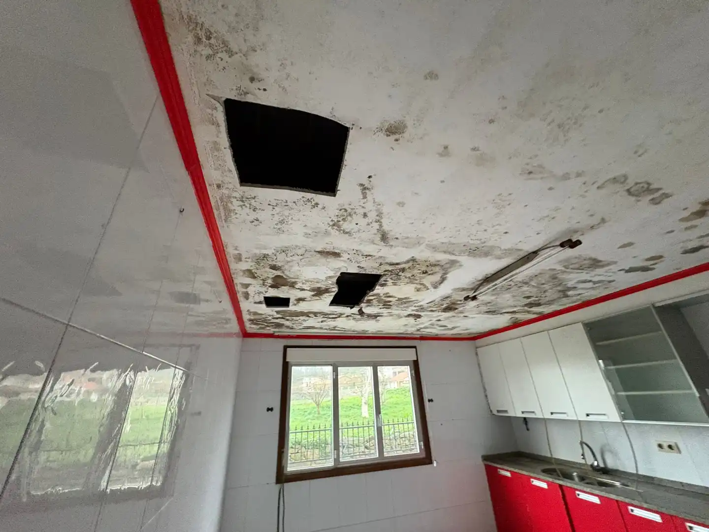 Cuina de Casa o xalet en venda en Cabana de Bergantiños amb Balcó