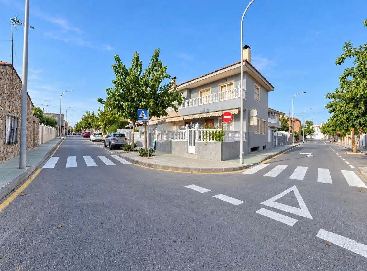 Vista exterior de Casa o chalet en venta en Pueblo Latino