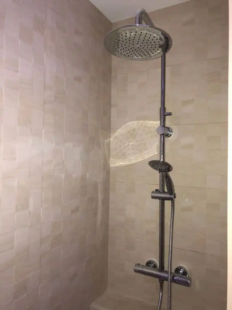 Badezimmer von Wohnung zur Miete in Madrid mit Klimaanlage, Heizung und Parkett