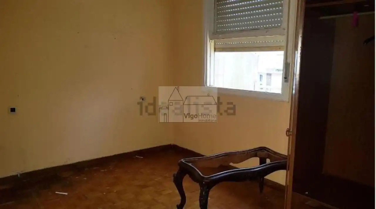 Dormitori de Casa o xalet en venda en Cangas  amb Calefacció, Jardí privat i Terrassa