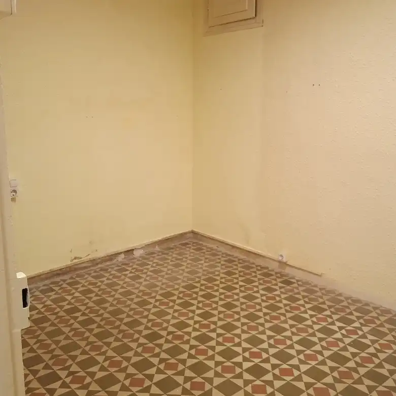 Büro zum Verkauf in Tarragona mit Klimaanlage, Abstellraum und Balkon