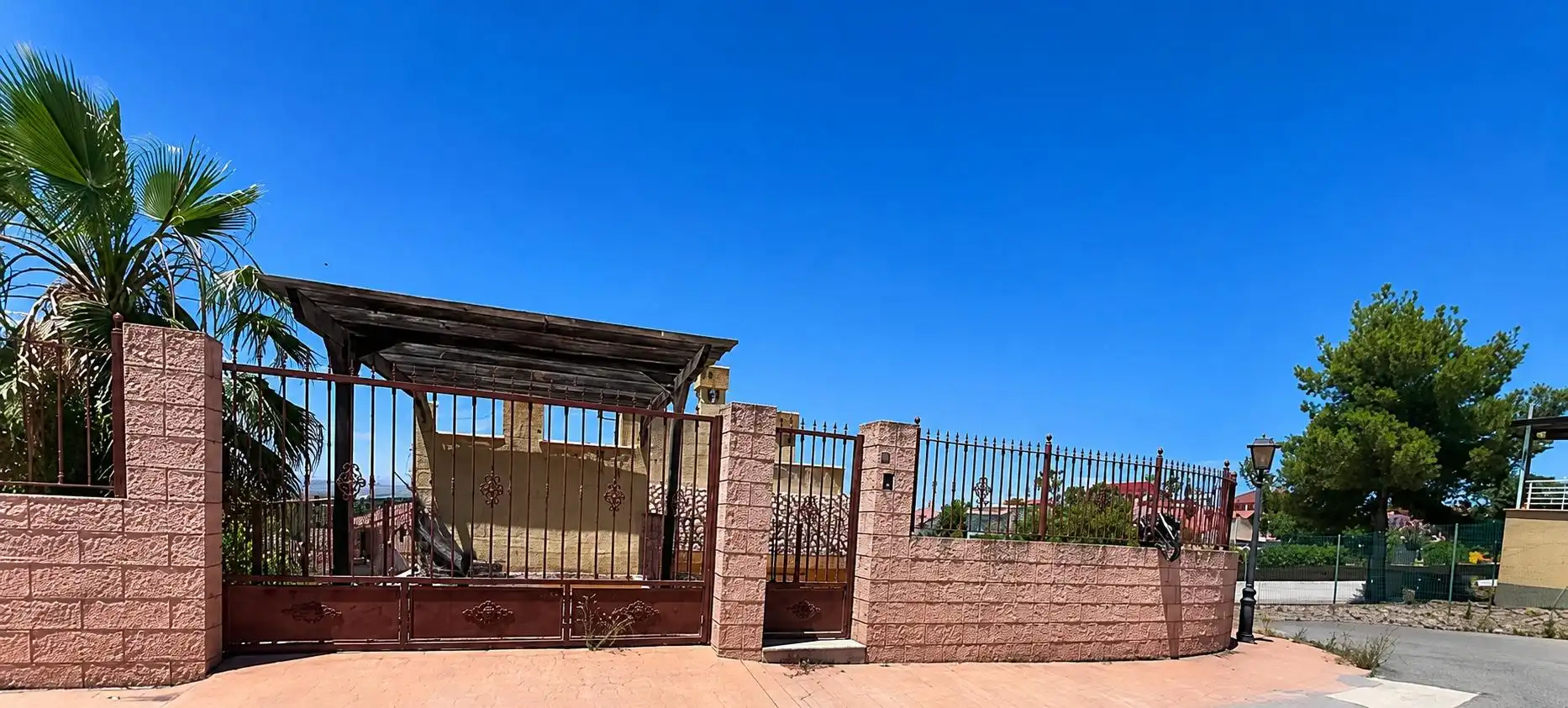 Vista exterior de Casa o xalet en venda en Murcia amb Jardí privat i Terrassa