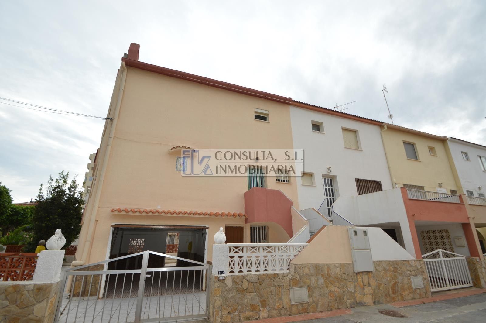 Vista exterior de Casa o xalet en venda en Peñíscola / Peníscola amb Calefacció, Terrassa i Traster