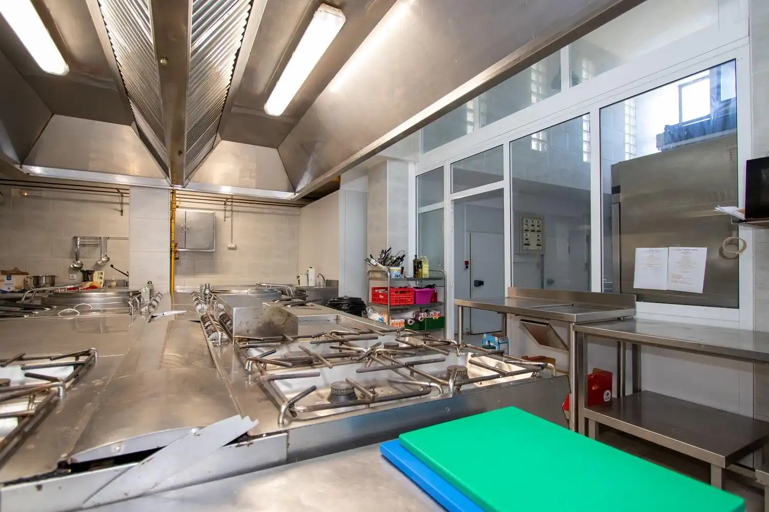 Cocina de Local en venta en Castellón de la Plana / Castelló de la Plana con Aire acondicionado