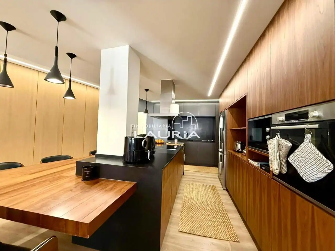 Kitchen of Flat for rent in Valencia  with Air Conditioner, Parquet flooring and Furnished