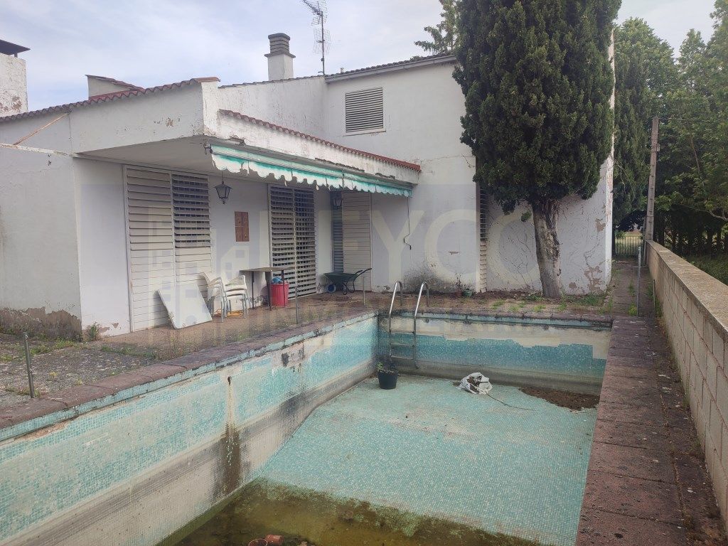 Piscina de Casa o xalet en venda en Tricio