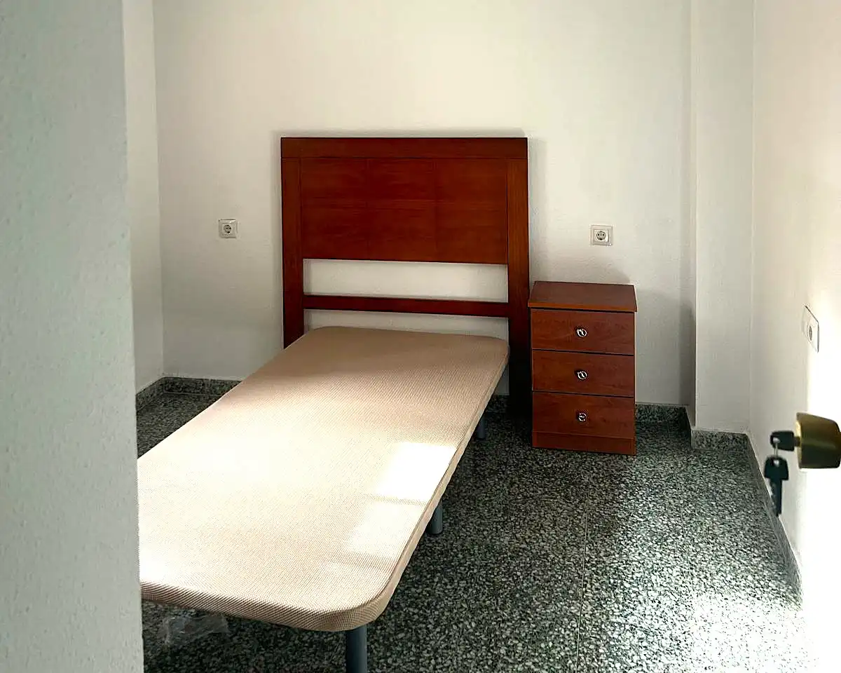 Habitación de Piso en venta en Mislata con Horno, Lavadora y Balcón