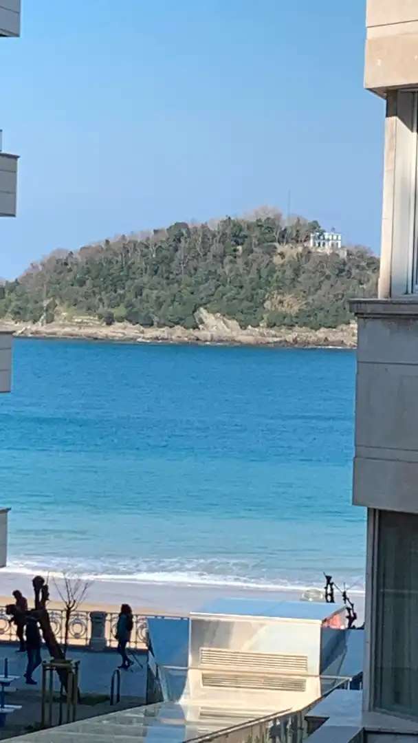 Piso en venta en Donostia - San Sebastián  con Calefacción, Parquet y Balcón