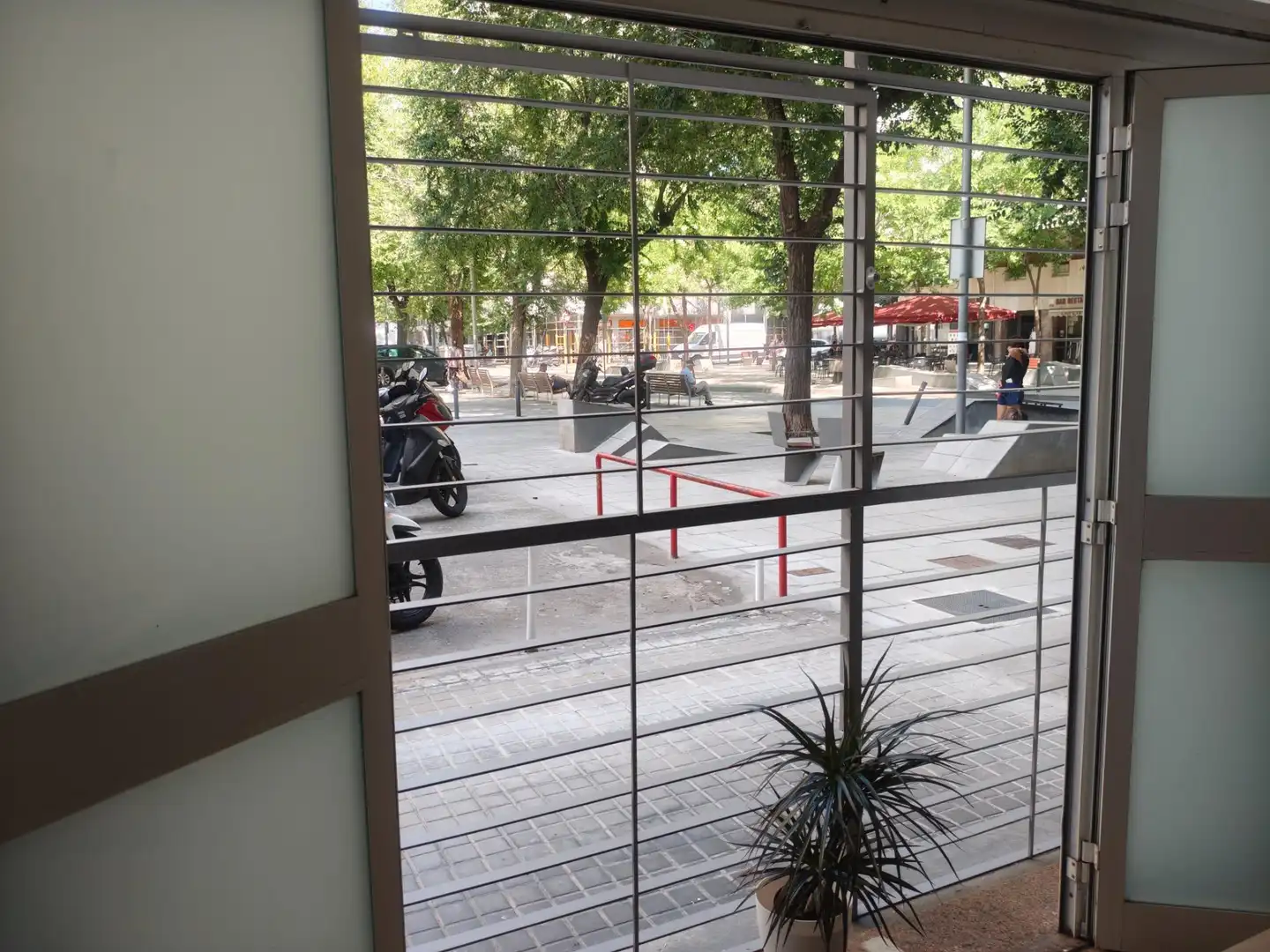 Büro zur Miete in Carrer de Felipe de Paz, La Maternitat i Sant Ramon