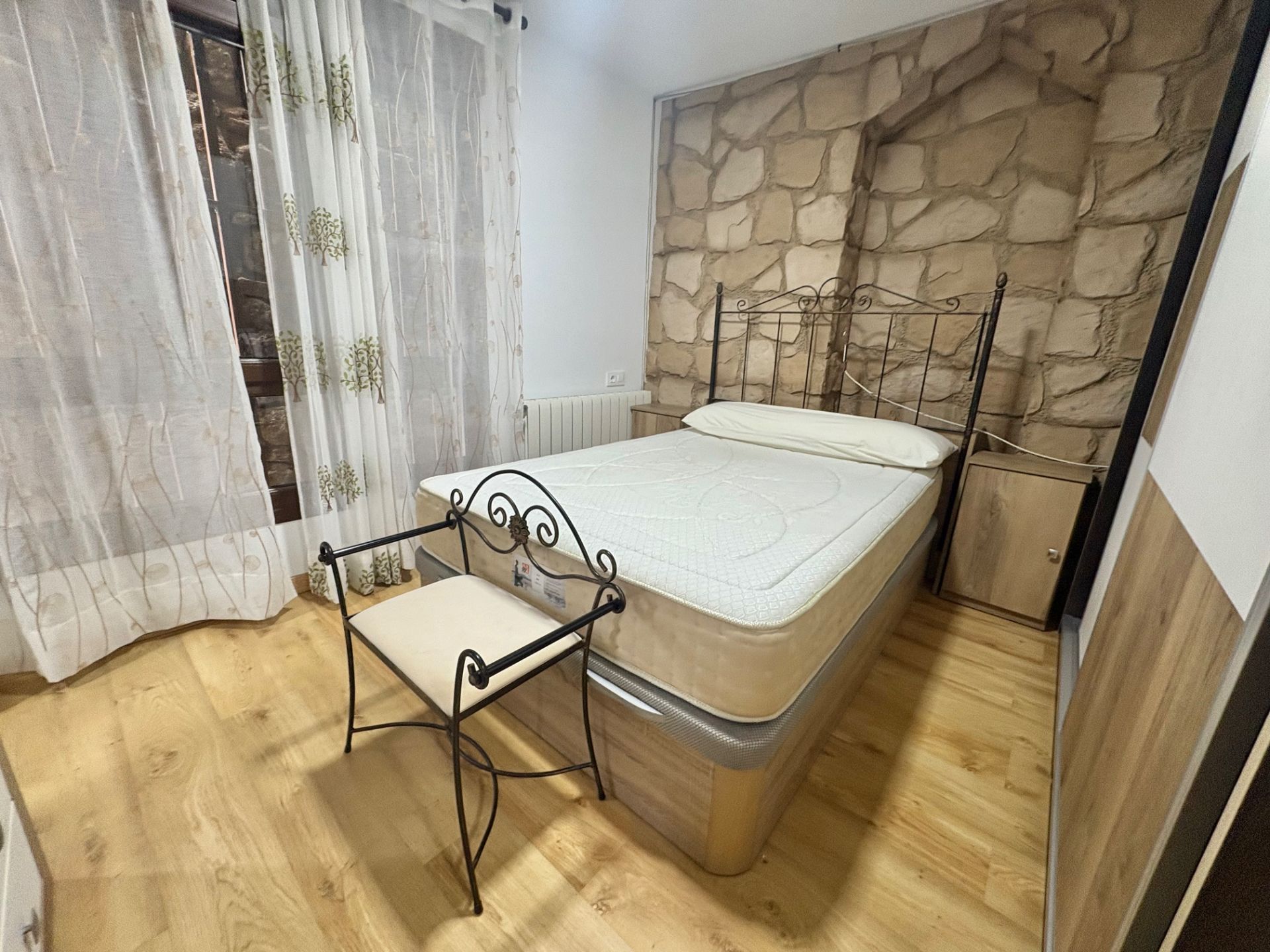 Bedroom of Flat to rent in Plasencia  with Air Conditioner, Heating and Furnished