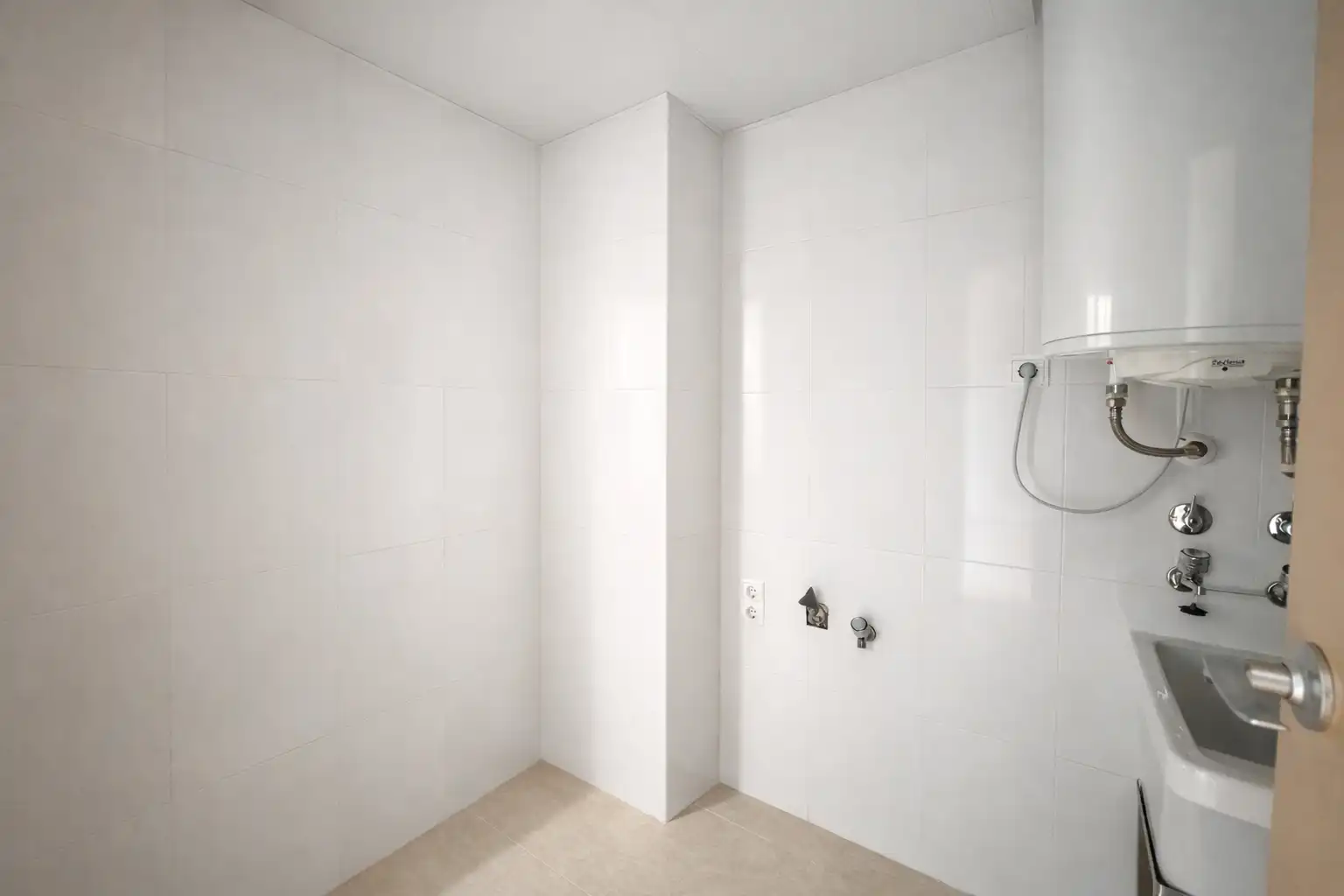 Baño de Piso en venta en Valls con Horno y Alarma