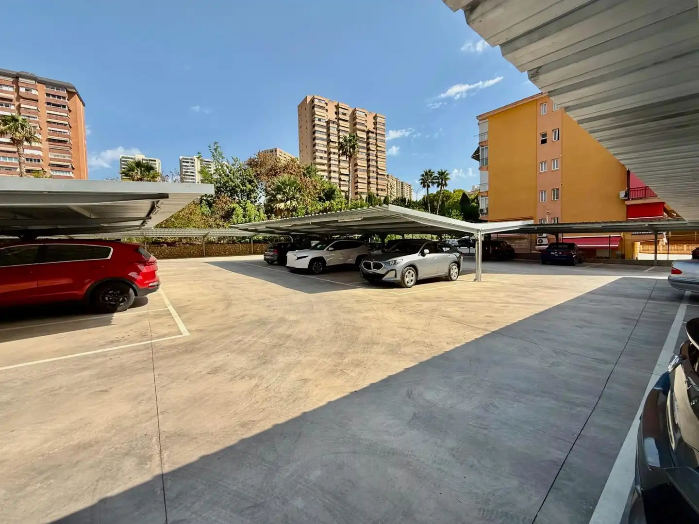 Aparcament de Apartament en venda en Benidorm amb Aire condicionat, Terrassa i Moblat
