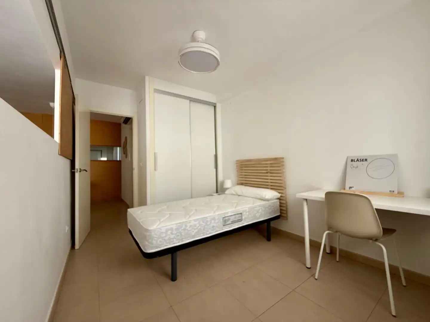 Flat for rent in Calle de Fernán Sánchez de Tovar, Cruz Roja