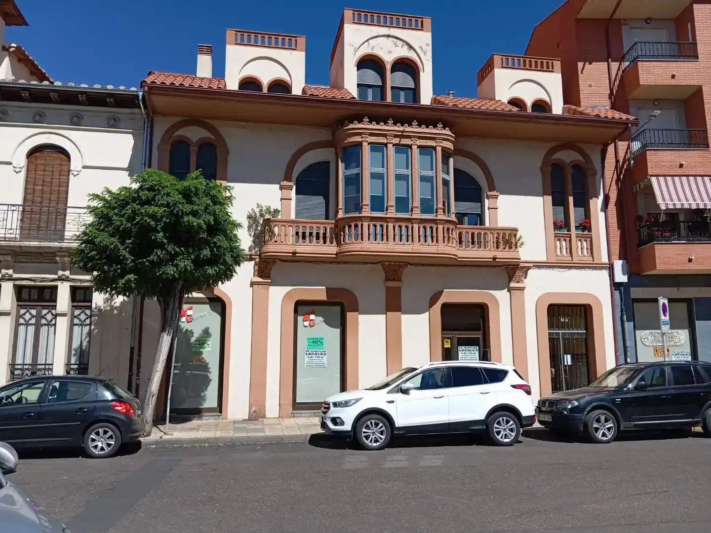 Vista exterior de Pis de lloguer en La Bañeza  amb Parquet, Moblat i Balcó