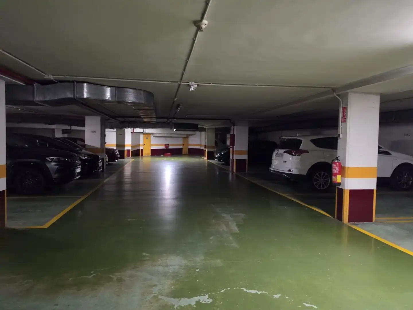 Parking de Piso en venta en A Coruña Capital  con Calefacción, Terraza y Trastero