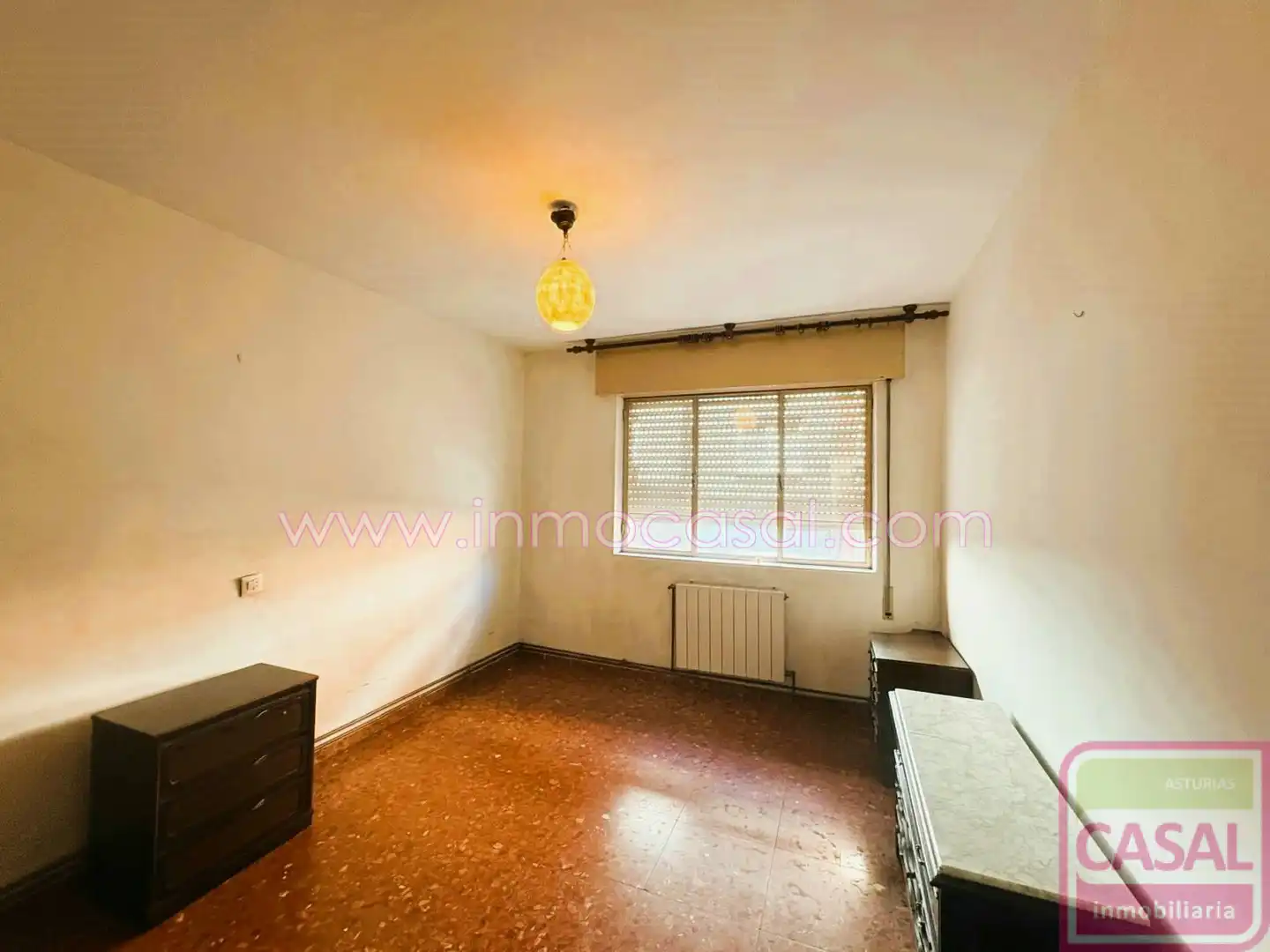Habitación de Piso en venta en Lena con Calefacción, Terraza y Amueblado