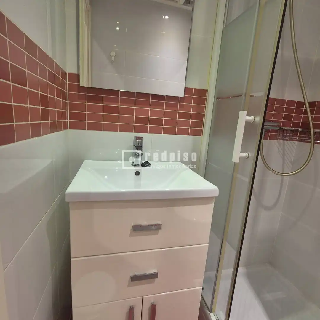 Bathroom of Study for rent in Sevilla  with Air Conditioner and Furnished