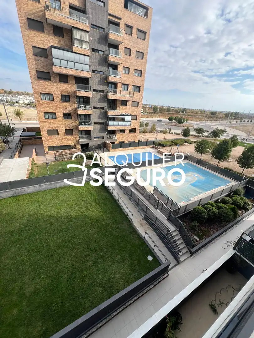 Piscina de Pis de lloguer en Barajas
