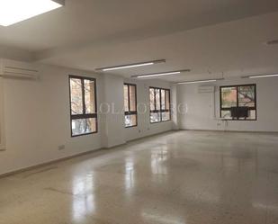 Office to rent in  Valencia Capital  with Air Conditioner